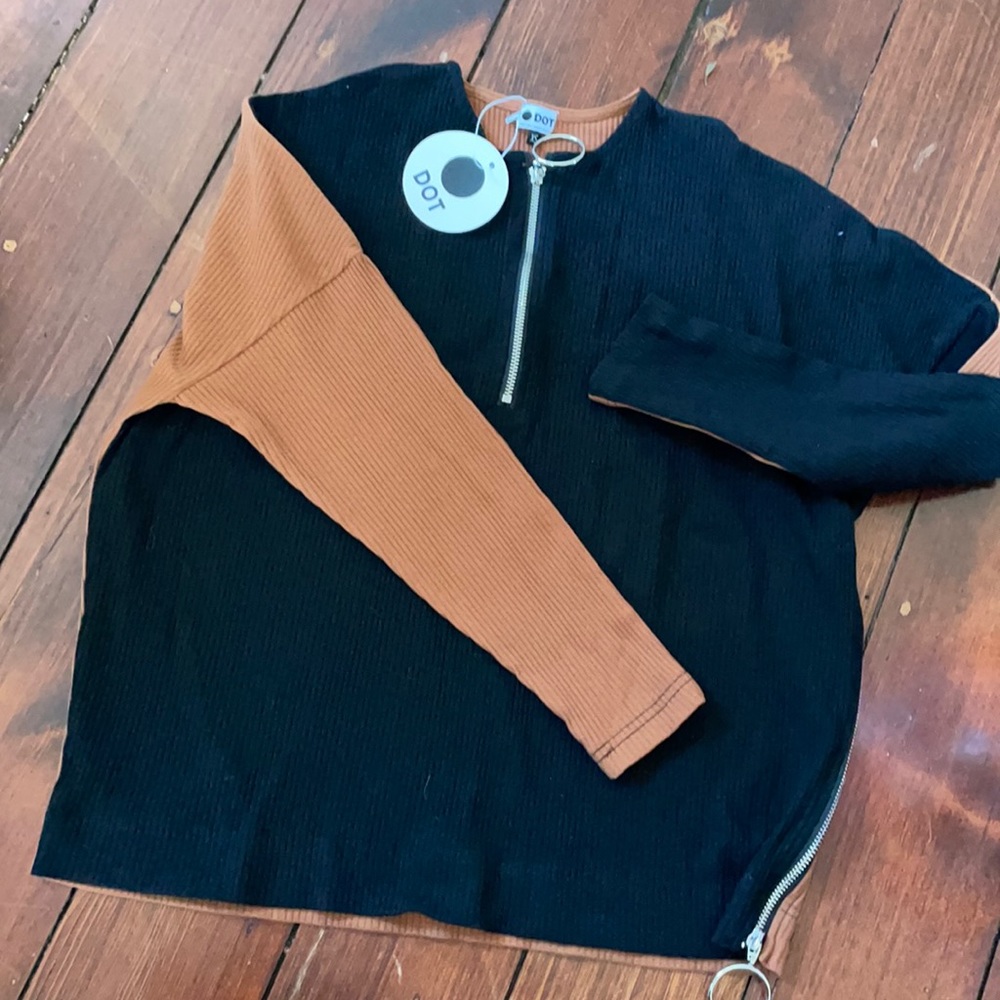 NWT zip detail Dot t shirt